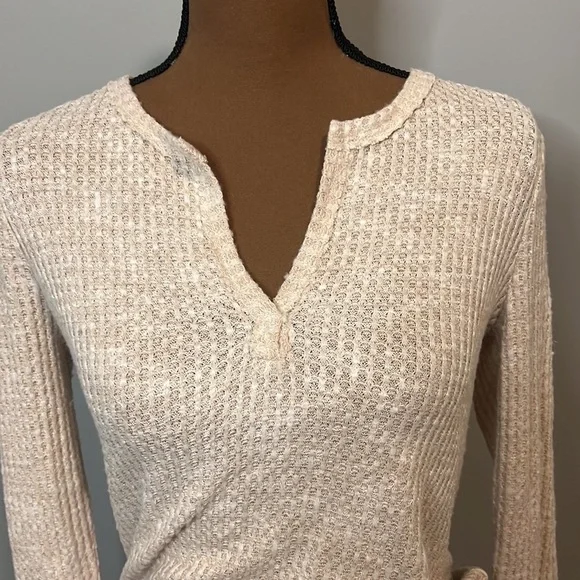 Socialite Henley Top Oatmeal and White Size XS NWT Super Soft Long Sleeve - Picture 2 of 6